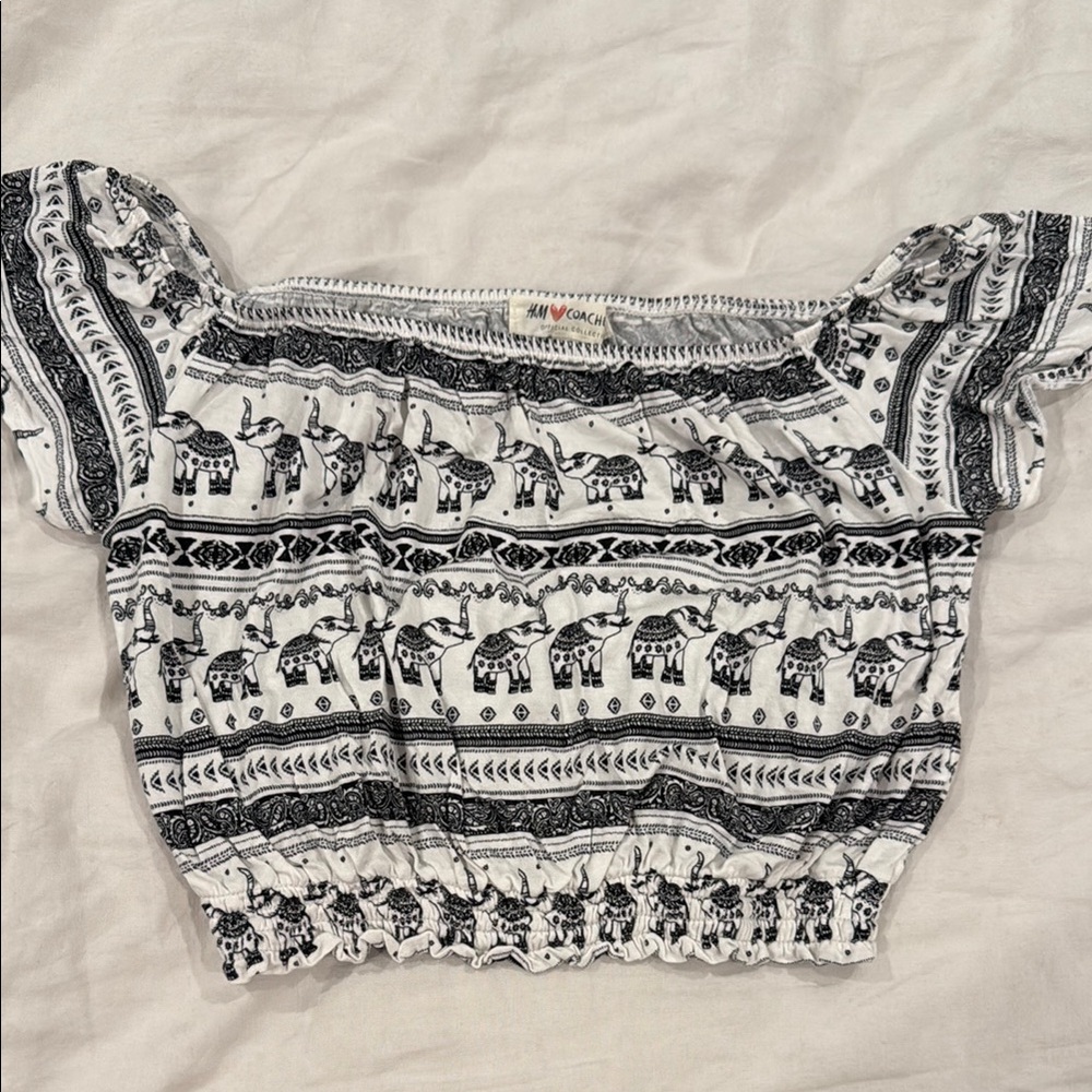 H&M Cropped Elephant Graphic Top